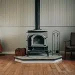 Quelle est la puissance d'un poêle à bois pour une surface de 100 m² ?