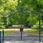 Optez pour le portail en aluminium : sécurité, esthétisme et durabilité garantis !