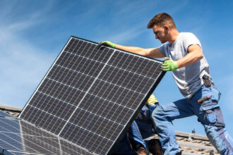 Optimisez la performance énergétique de votre habitation avec les panneaux solaires